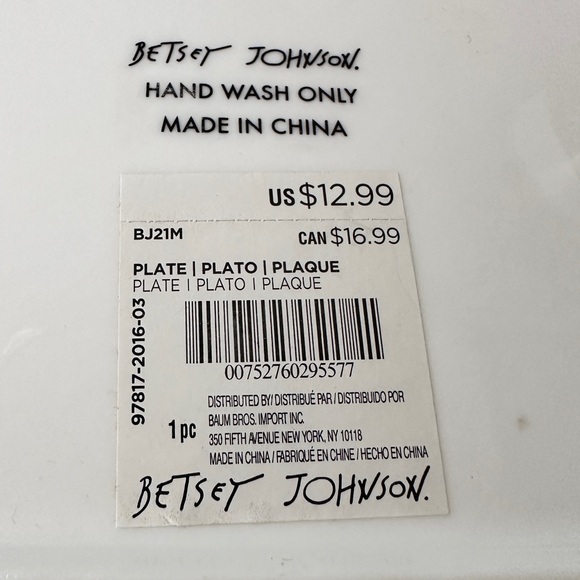 Betsey Johnson Set Of 4 7” Plates NWT Lips, Skulls, Rose And Hearts - Picture 8 of 8